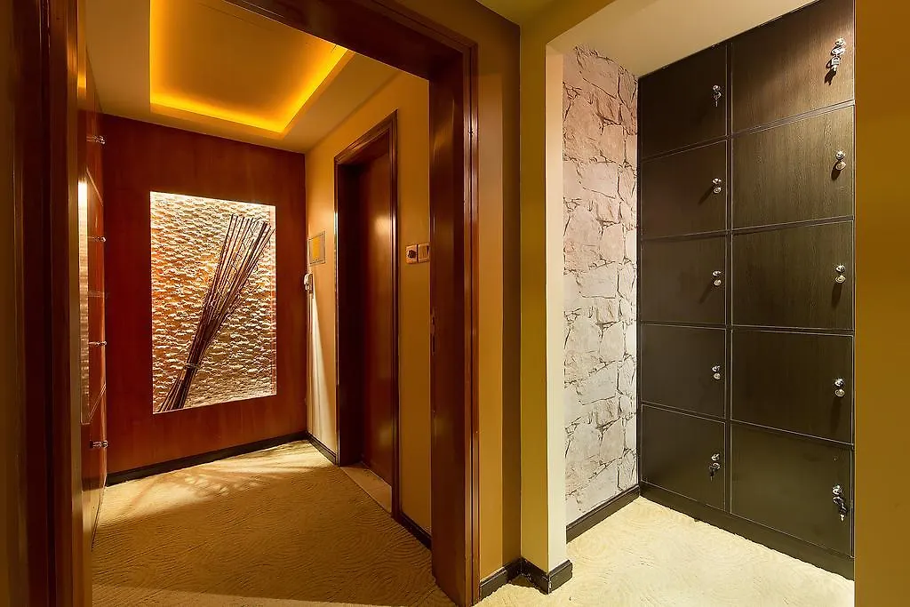Lotus Grand Hotel Dubai 4*,